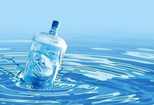 冬日暖流：桶装水配送，温暖每一滴的关怀